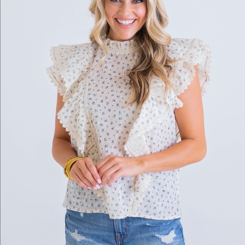 Karlie Sleeveless Floral Ruffle Top